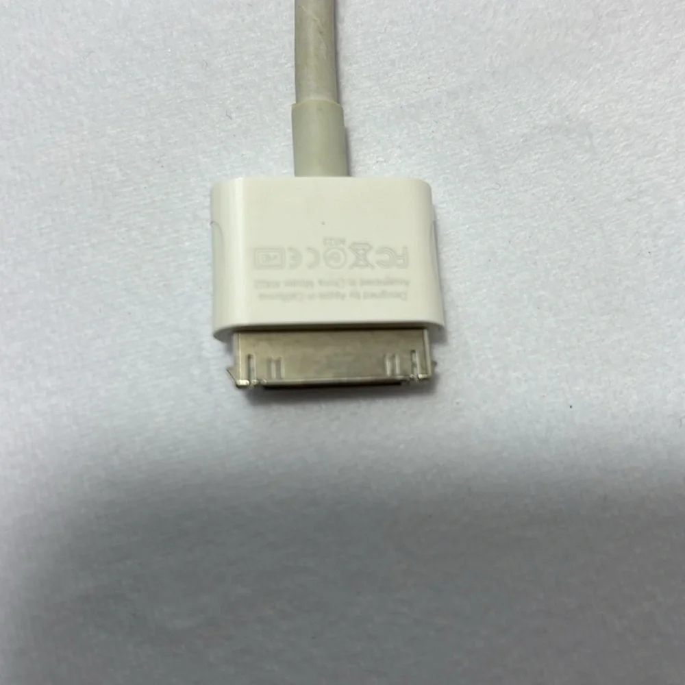Apple 30 Pin Digital AV Adapter to HDMI A1422 Genuine Apple